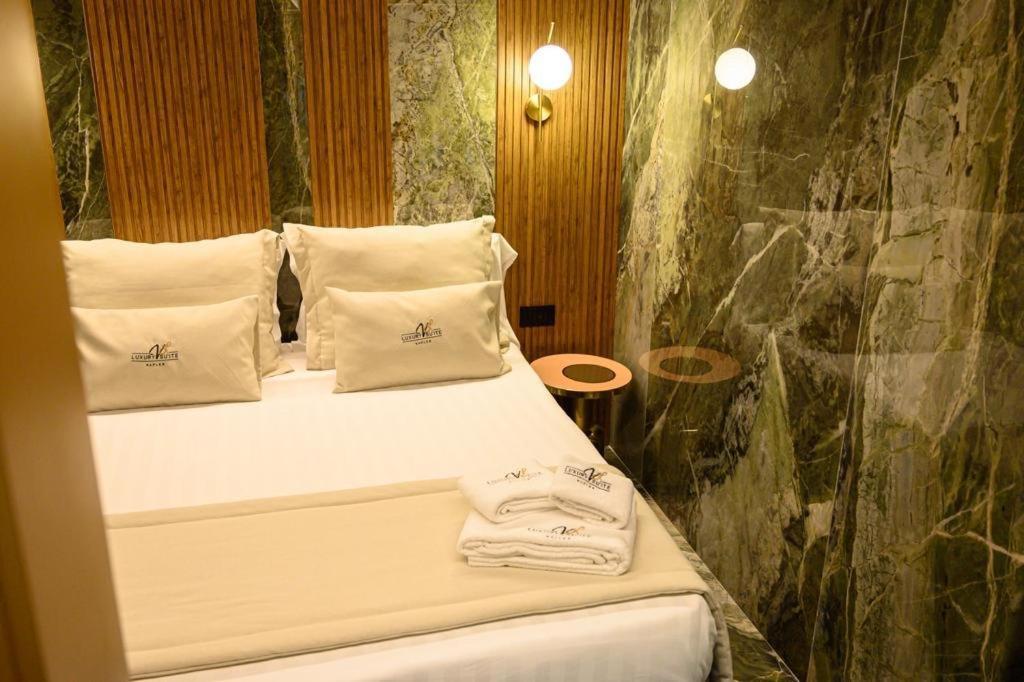 Luxury Suite Napoli Esterno foto